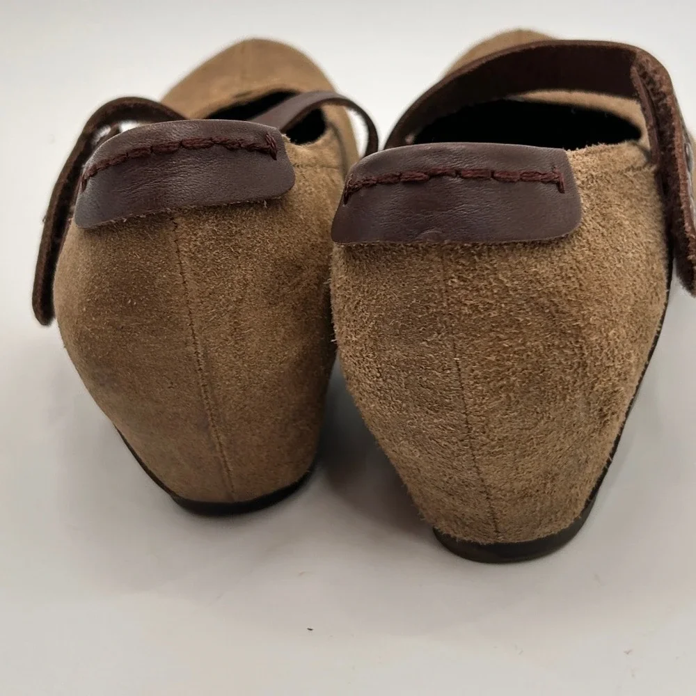 OTBT Suede Mary Jane Flats Tan Brown Leather Strap Comfort Shoes Size 8